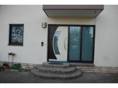 Holz-Haustür mit Seitenteil und VSG-Glas